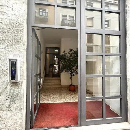 Voltaottosuite - Comfort And Elegance In Moscova * Milan