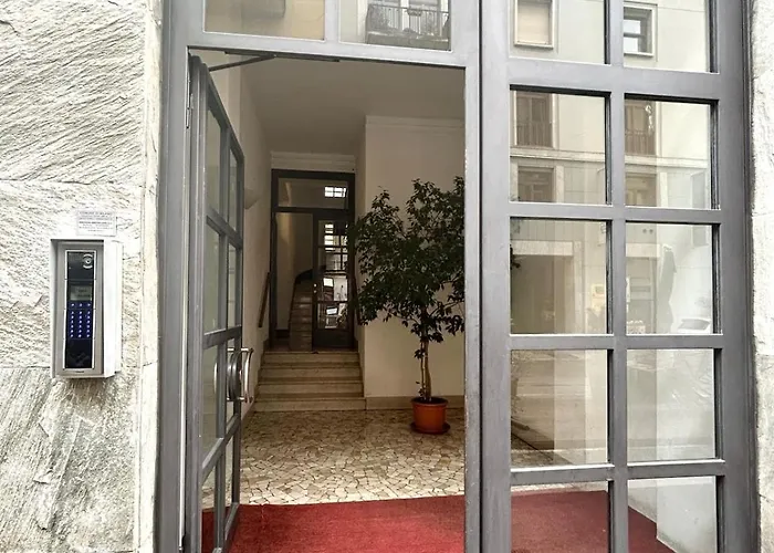 Voltaottosuite - Comfort And Elegance In Moscova * Milán